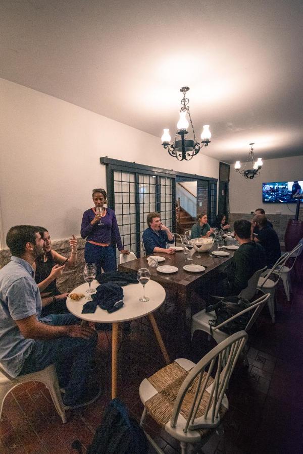 Fuxia House Hostel Мендоса Екстериор снимка
