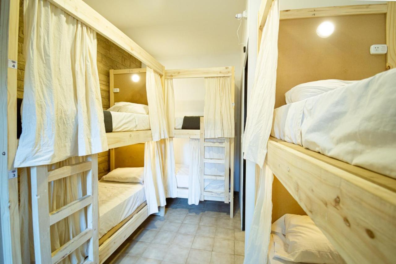 Fuxia House Hostel Мендоса Екстериор снимка