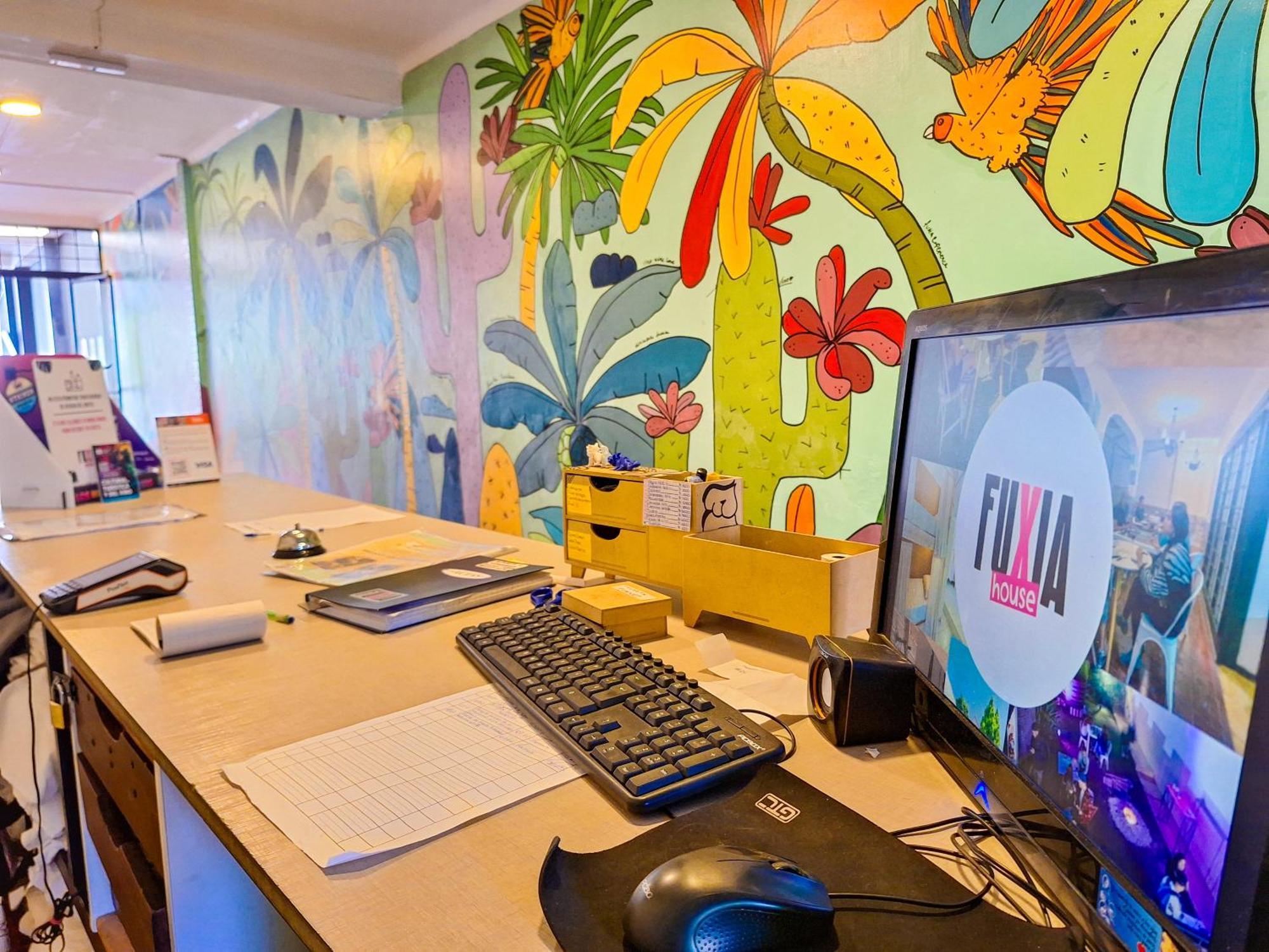 Fuxia House Hostel Мендоса Екстериор снимка
