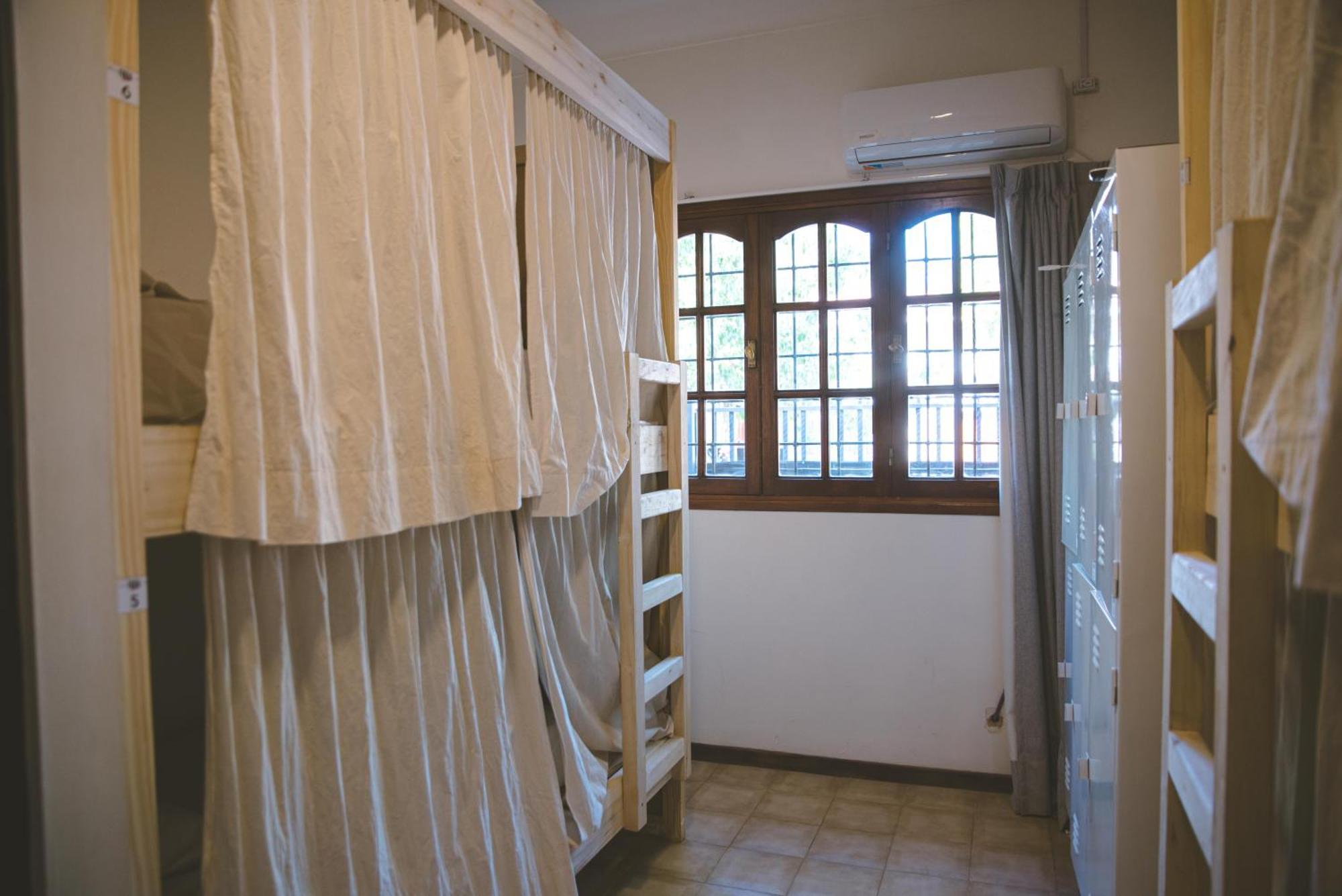 Fuxia House Hostel Мендоса Екстериор снимка